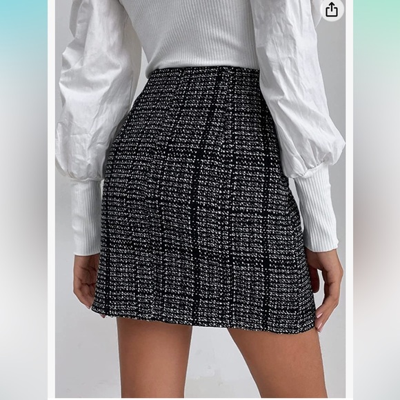 Tweed / plaid mid waist bodycon mini skirt in black / white - Picture 3 of 9